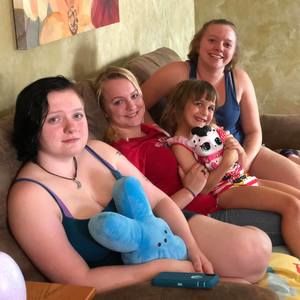 Meet your Posher, Becky